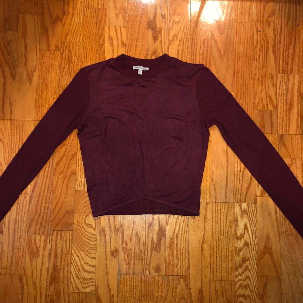 Long sleeve velvet material crop top
